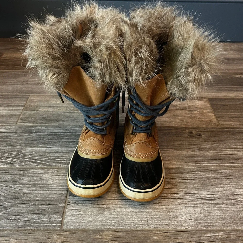 Sorel Womens Joan of Arctic Boots Tan Suede Fur Trim Lace Up Waterproof Size 6.5